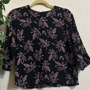 Chic Black and Pink Leaf Pattern Blouse
